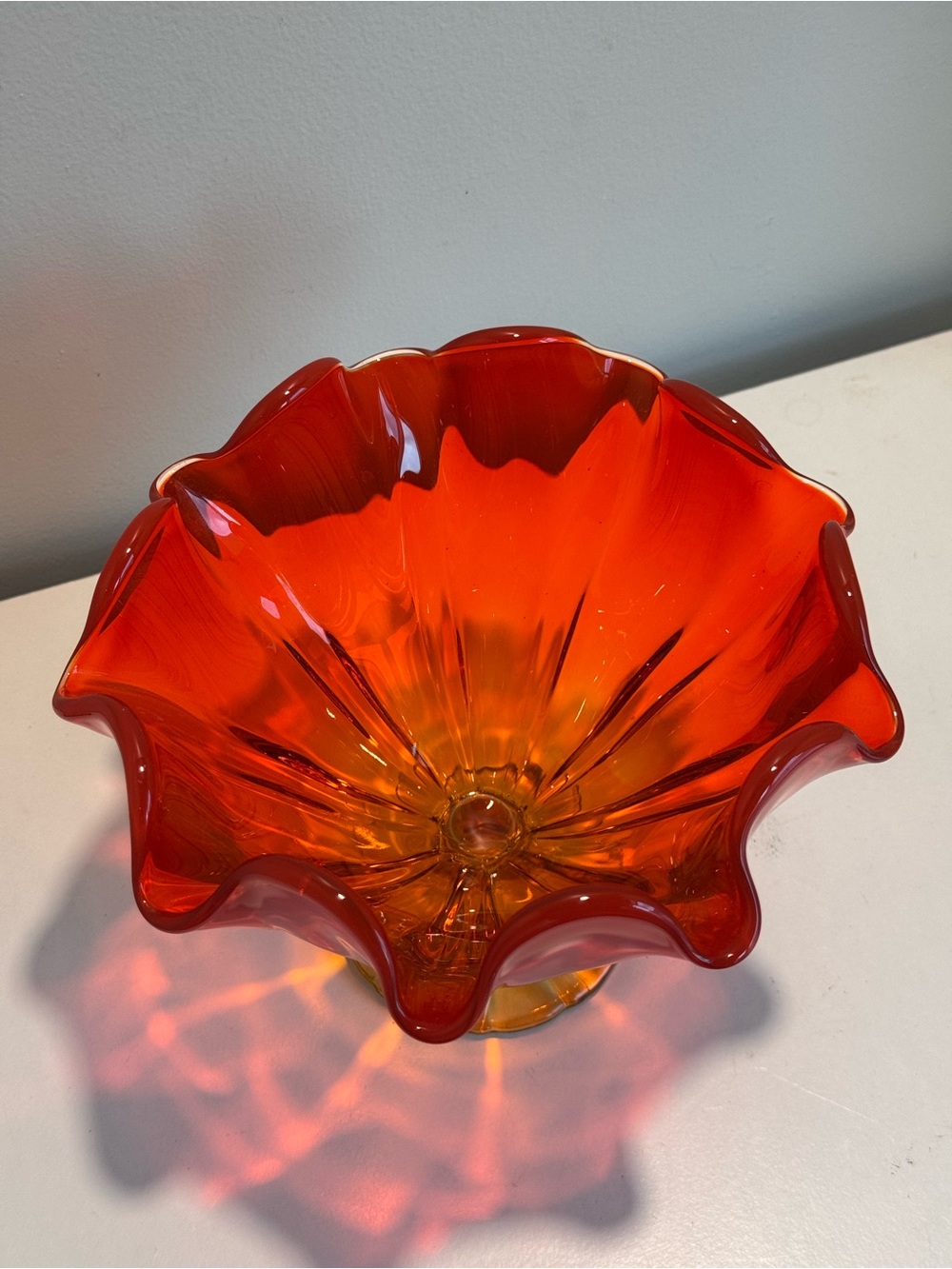 L.E. SMITH Simplicity Flame Amberina Hankerchief VASE / BOWL 7" Tall Mid Century - Picture 2 of 5